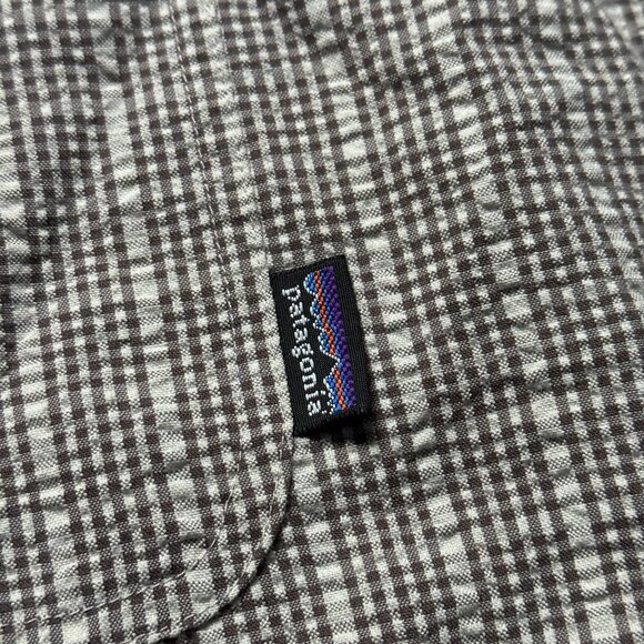 *Vintage Patagonia Men's Seersucker Short Sleeve Shirt - Brown/Grey - Picture 4 of 9